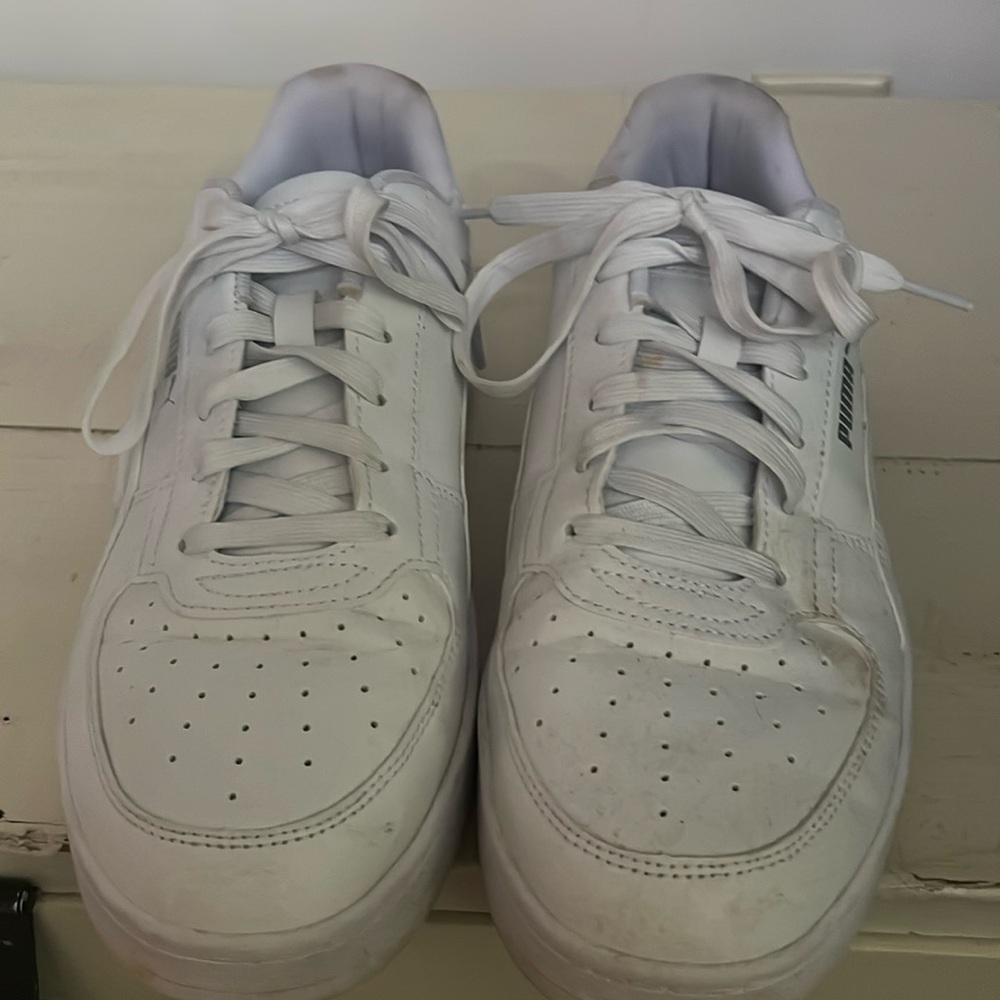 Used puma shoes size 10.5 white